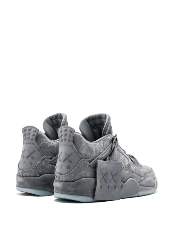 Air Jordan x Kaws 4 Retro sneakers