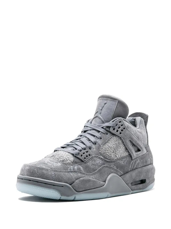 Air Jordan x Kaws 4 Retro sneakers
