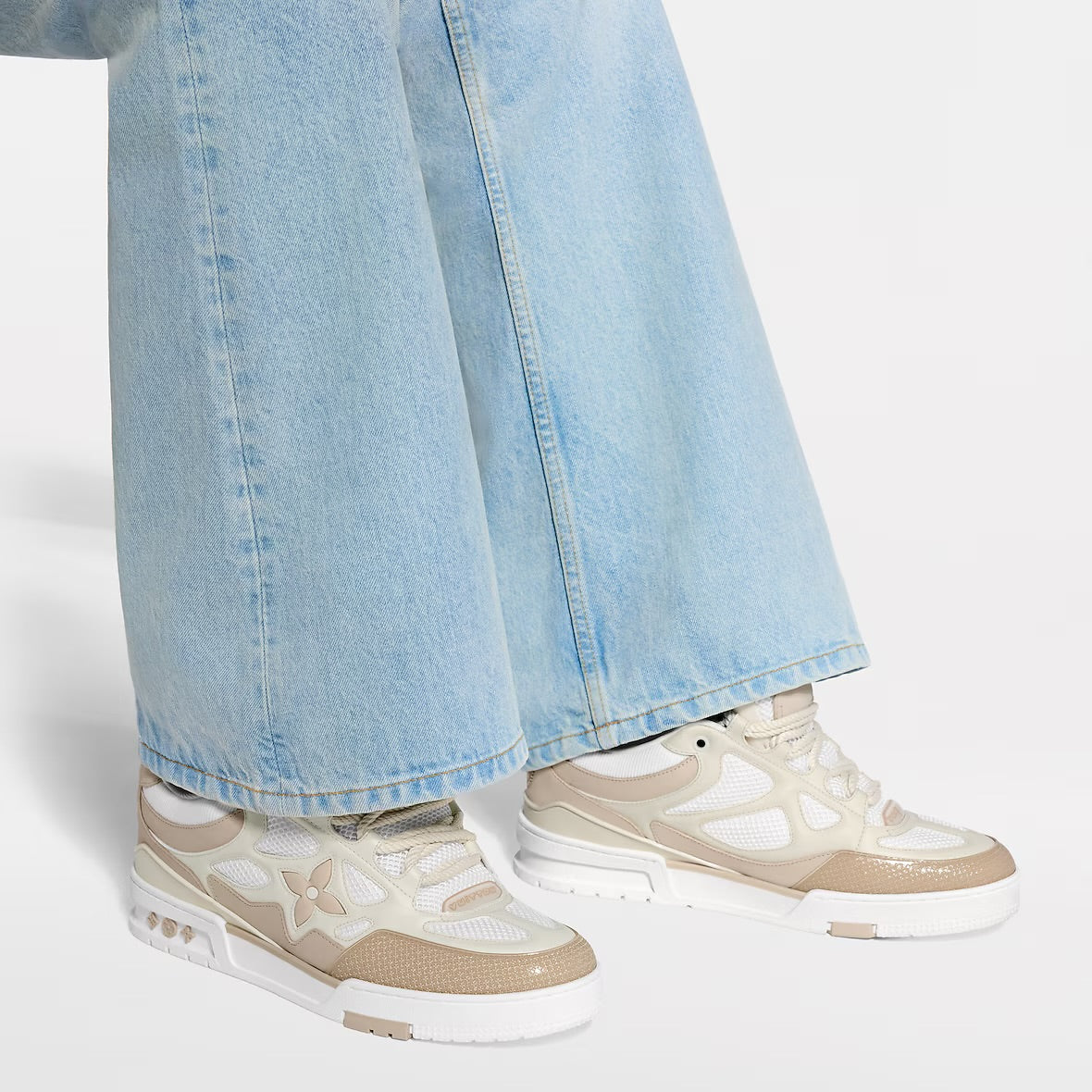 Beige LV Skate